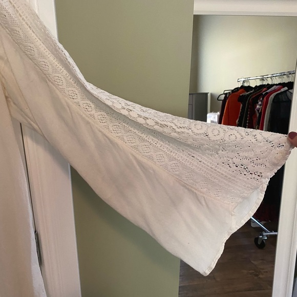 O’Neil beachy long sleeved top. Large - Picture 2 of 3